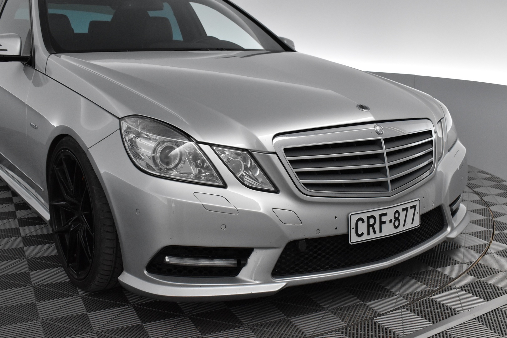 MERCEDES-BENZ E 2012