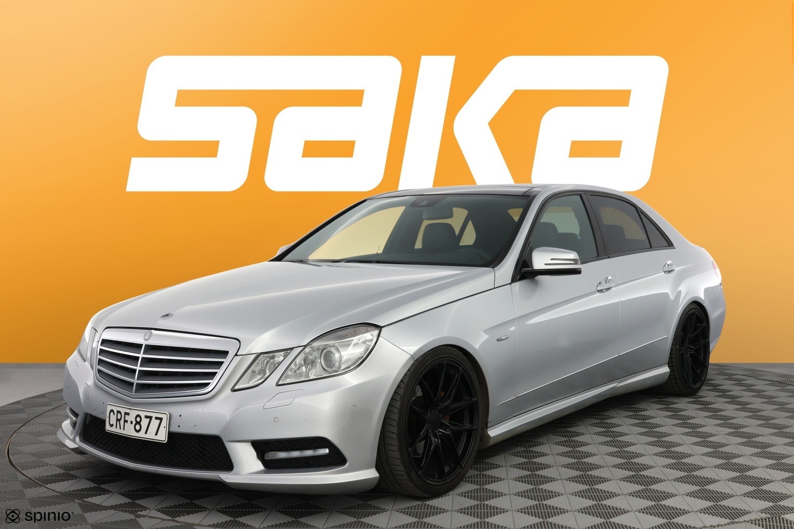 MERCEDES-BENZ E 2012