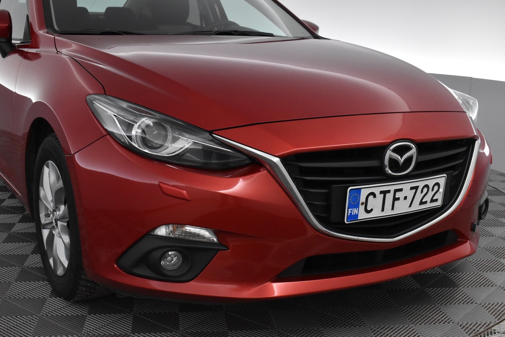MAZDA 3 2015