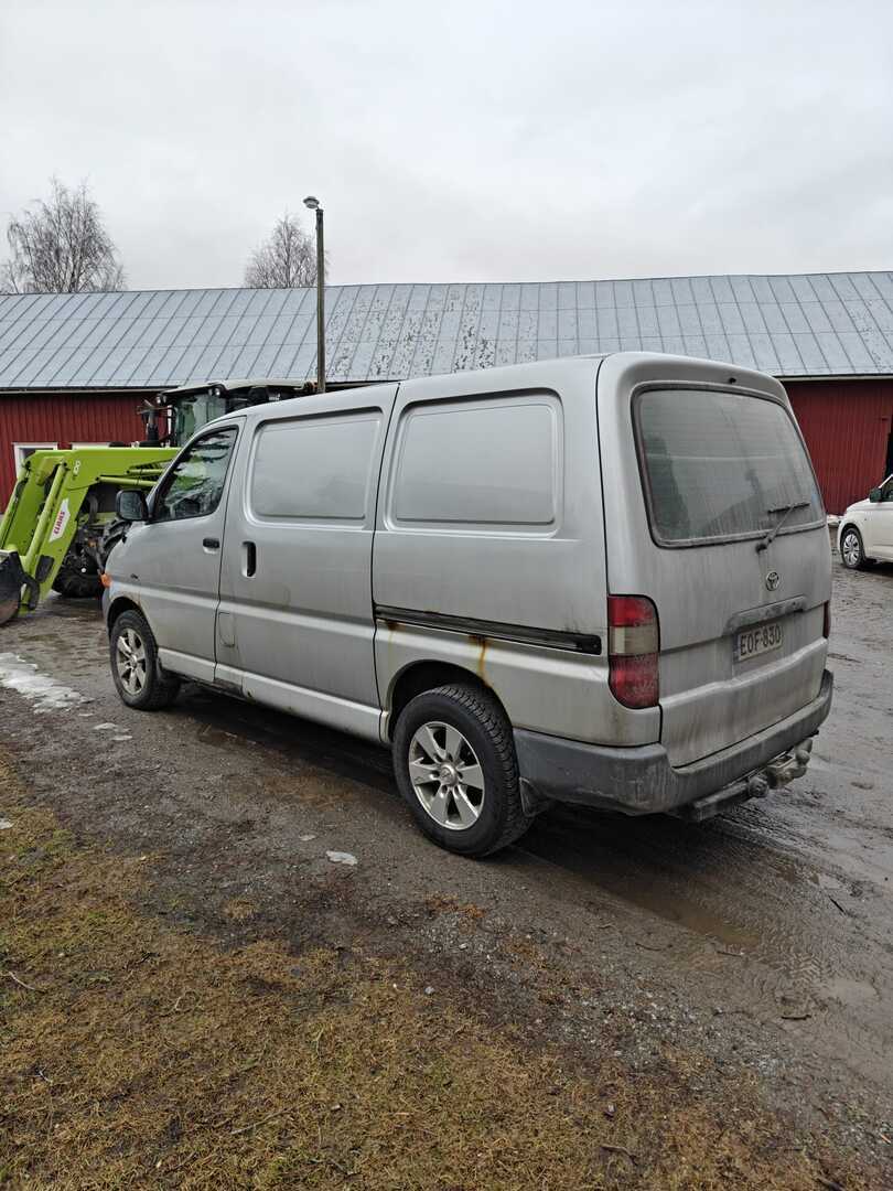 TOYOTA Hiace 2006