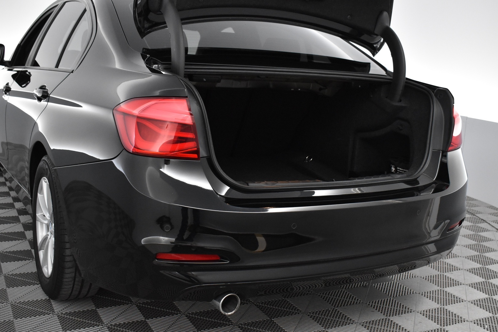 BMW 318 2018