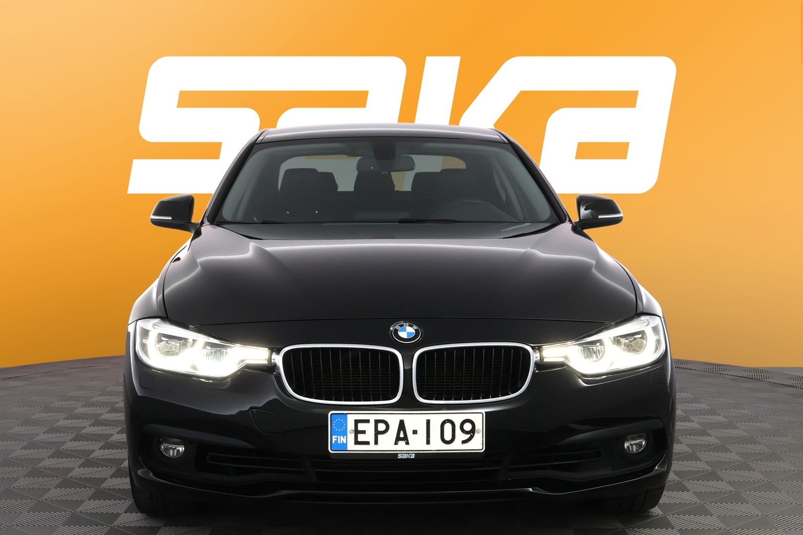BMW 318 2018