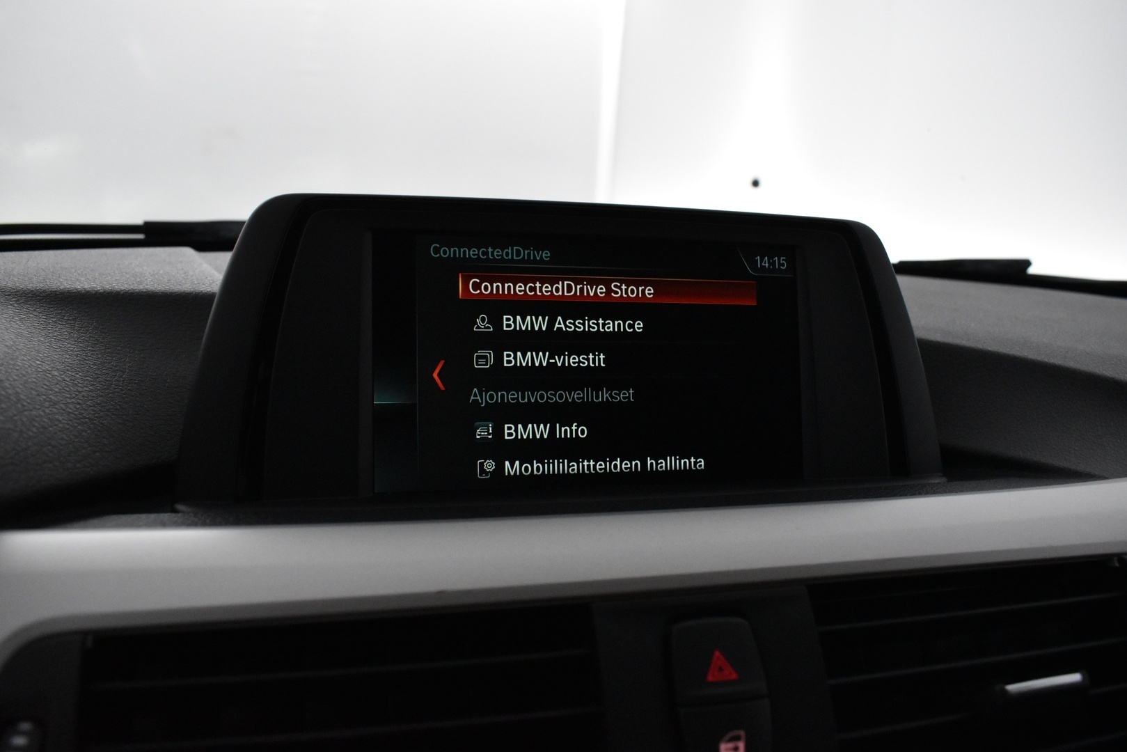 BMW 318 2018