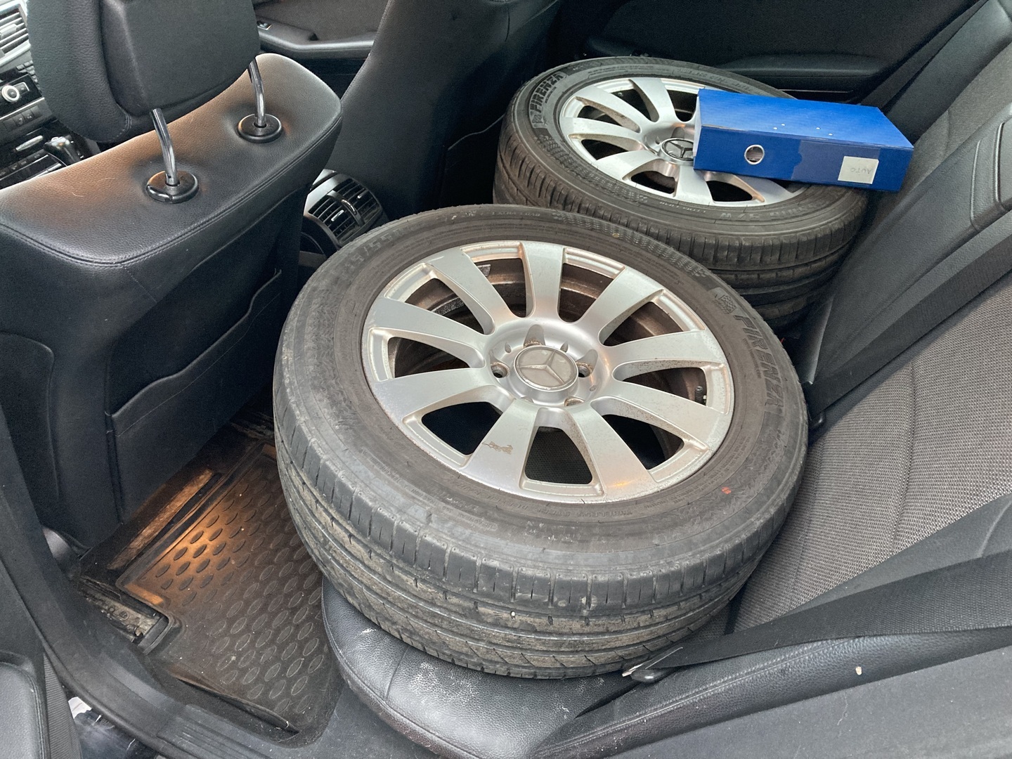 MERCEDES-BENZ E 2011