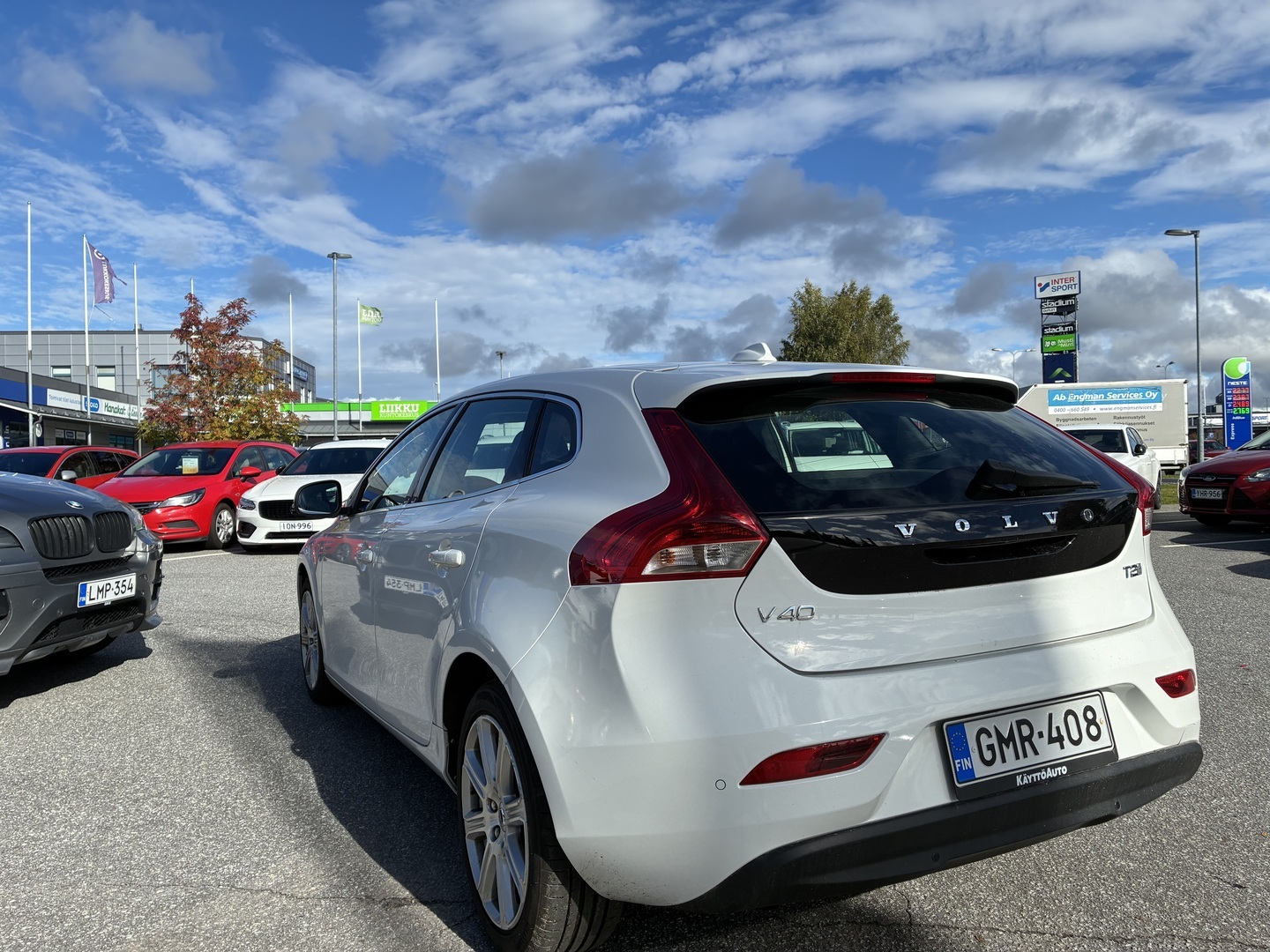 VOLVO V40 2018