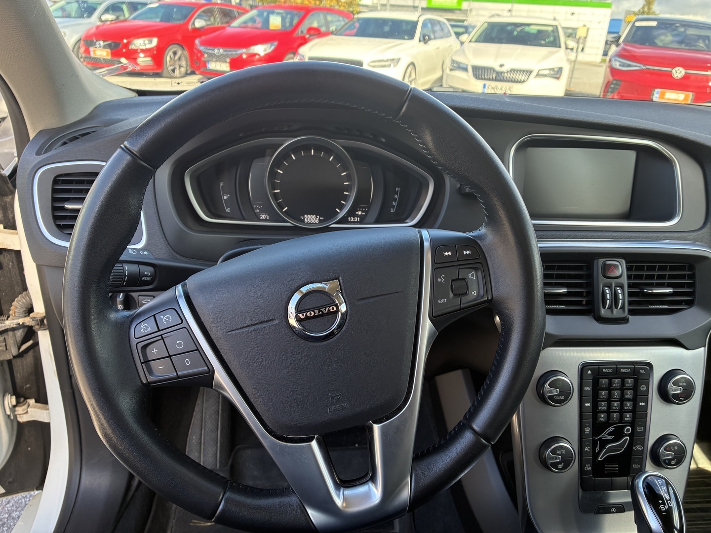 VOLVO V40 2018