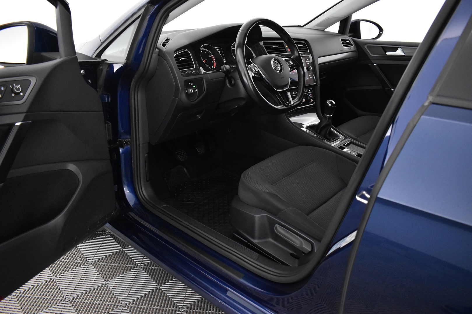 VOLKSWAGEN Golf 2019