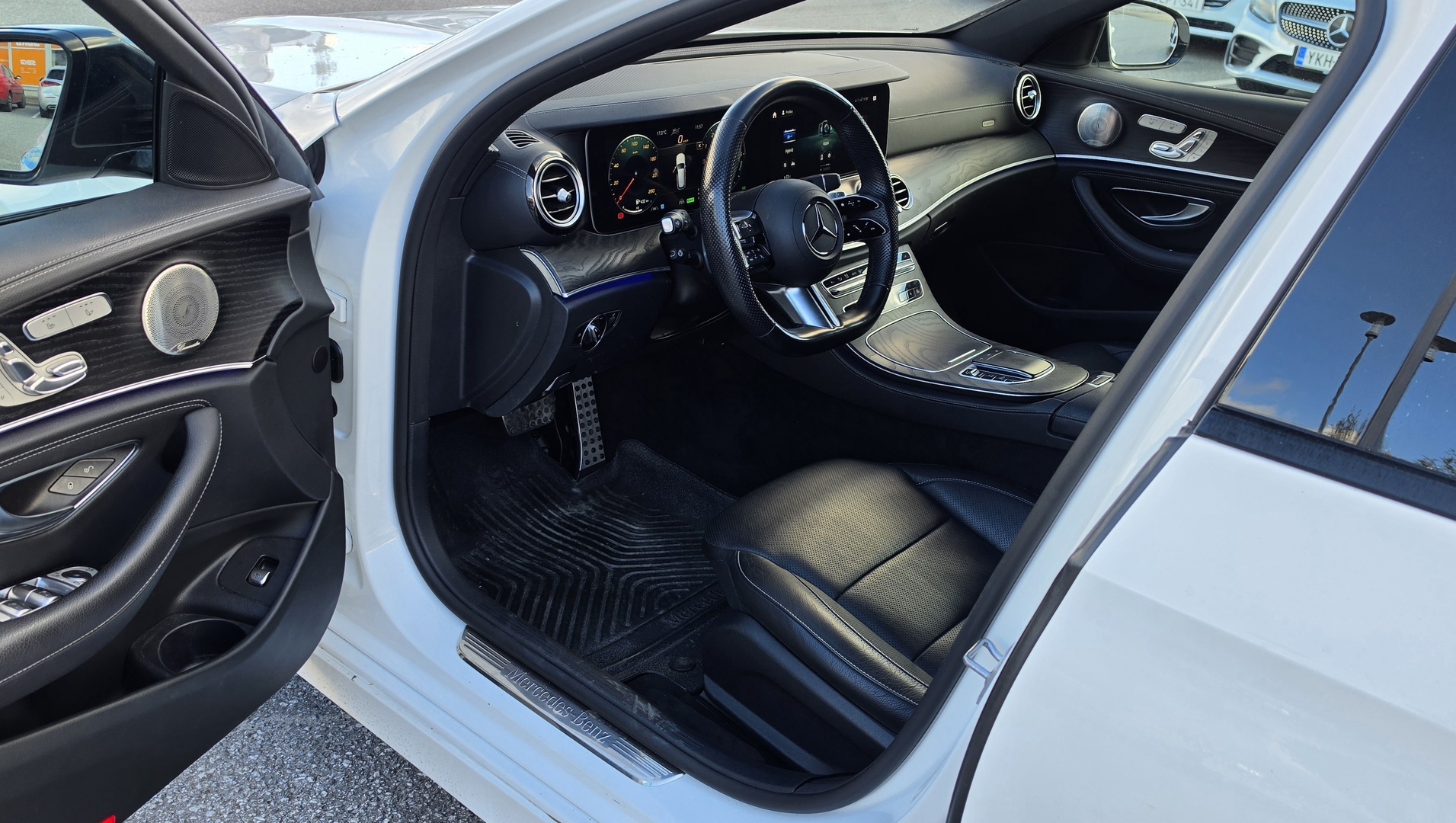 MERCEDES-BENZ E 2023