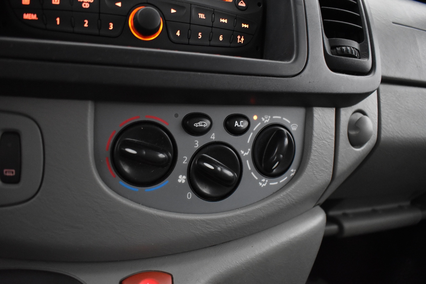 NISSAN Primastar 2014