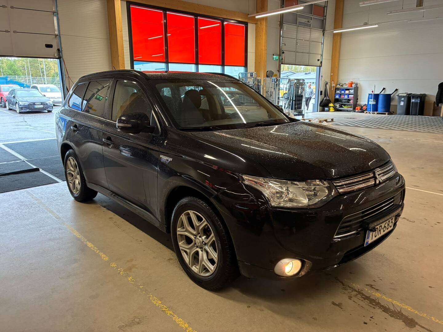 MITSUBISHI Outlander PHEV 2013
