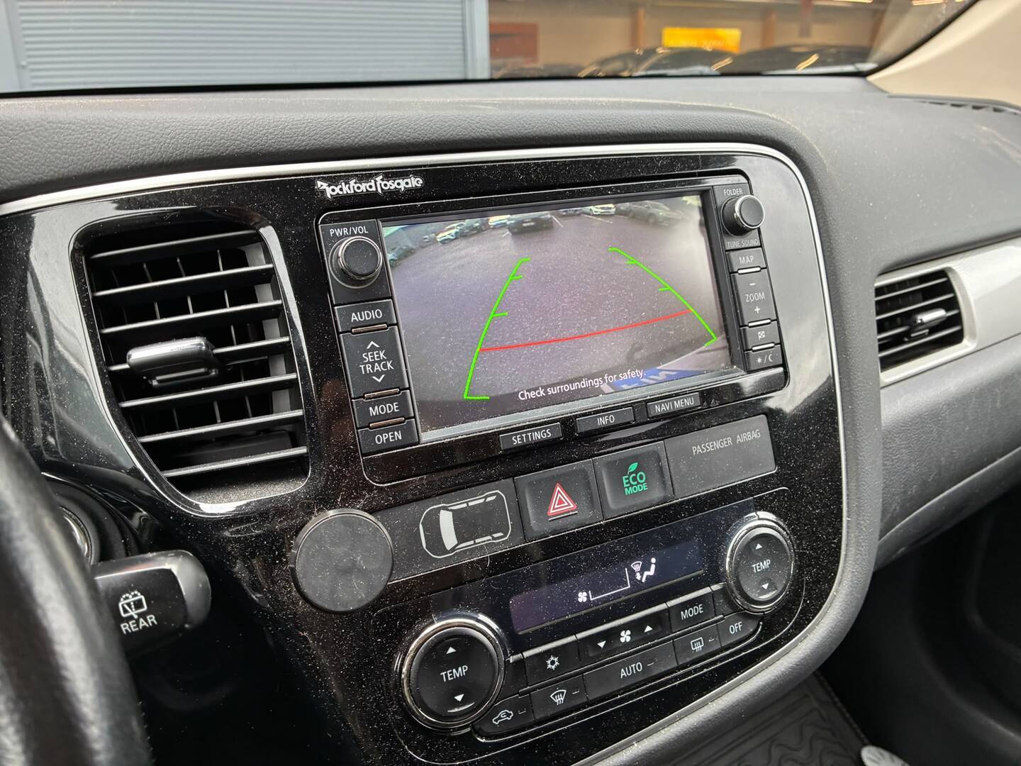 MITSUBISHI Outlander PHEV 2013