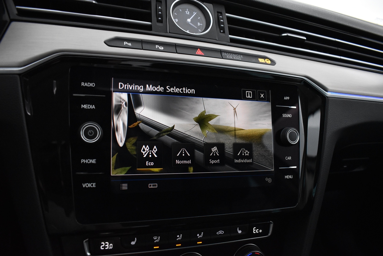 VOLKSWAGEN Passat 2018