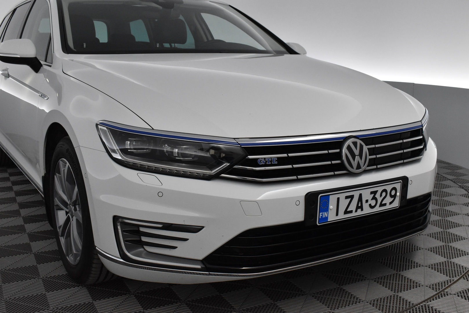 VOLKSWAGEN Passat 2018