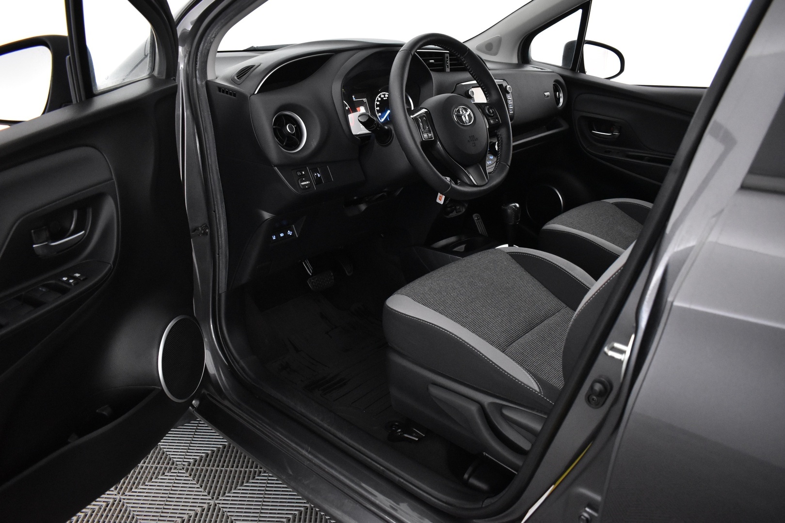TOYOTA Yaris 2020