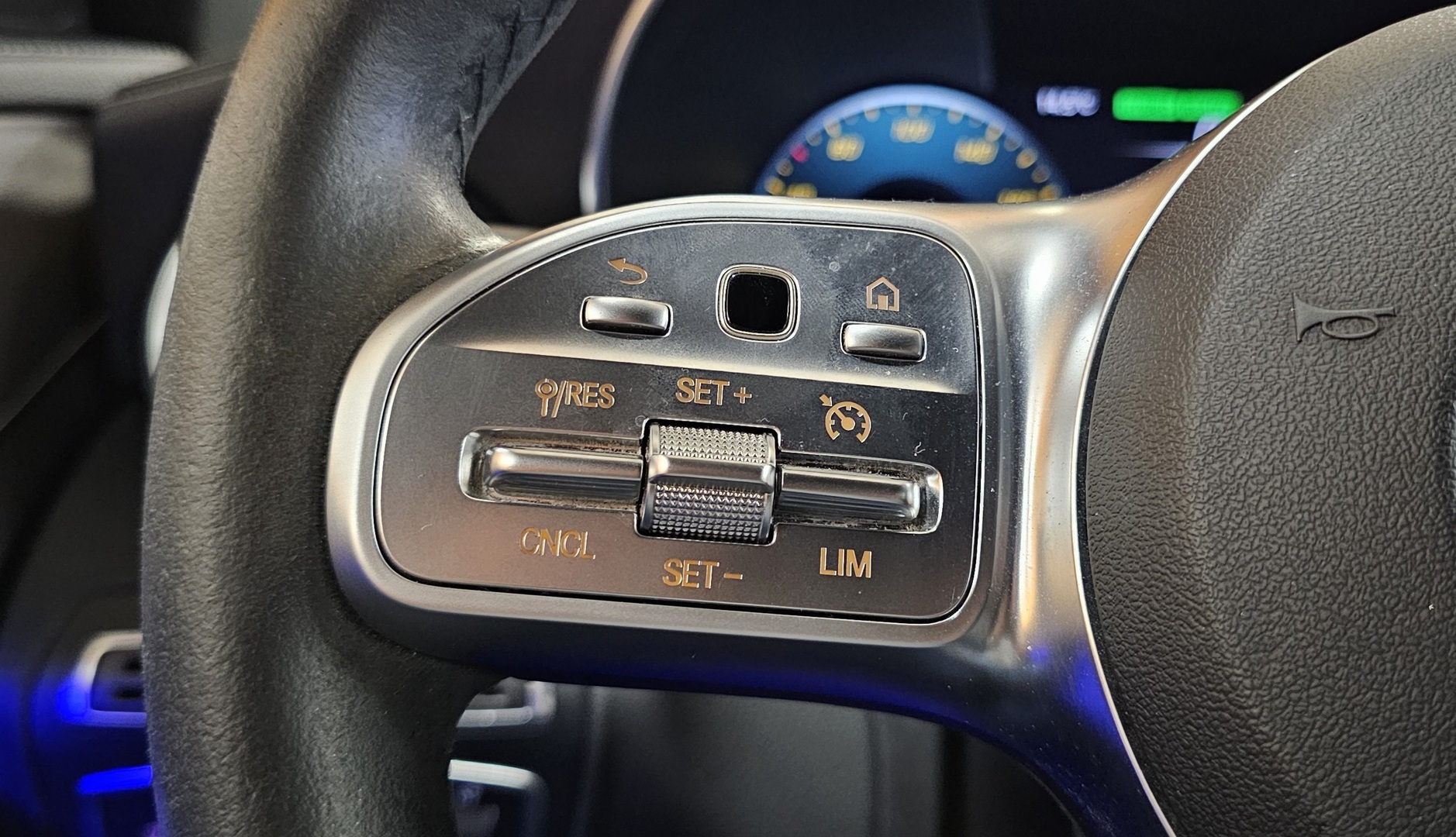 MERCEDES-BENZ C 2021