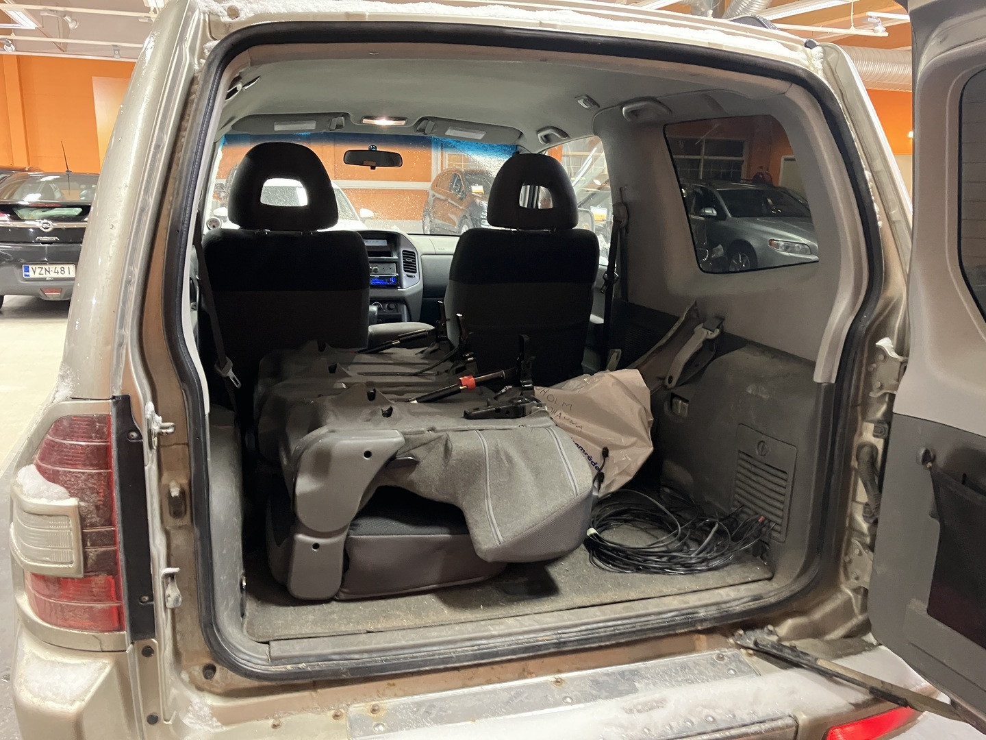 MITSUBISHI Pajero 2001