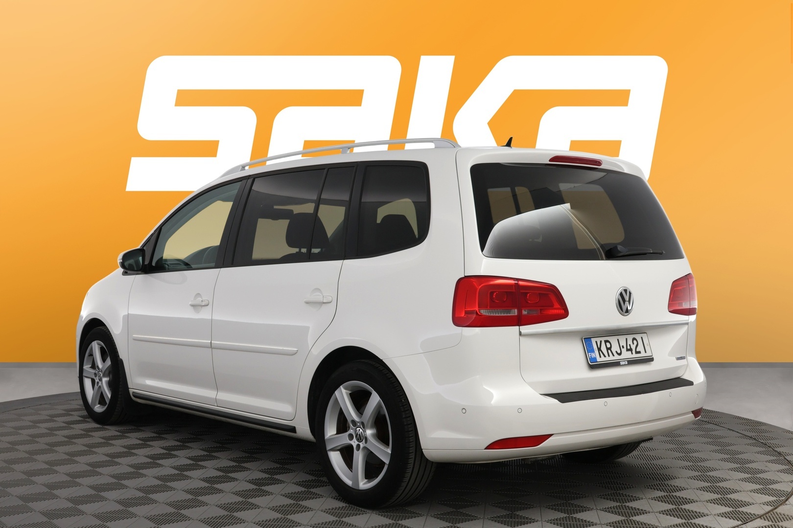 VOLKSWAGEN Touran 2012