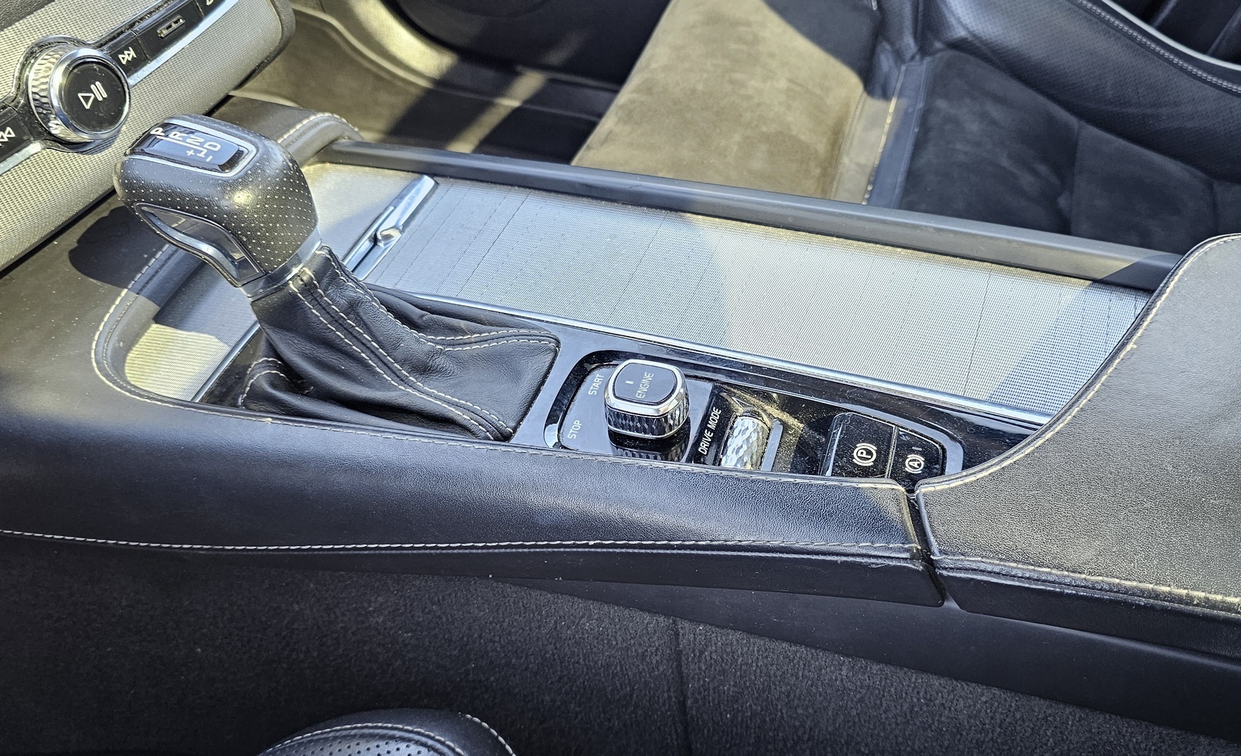 VOLVO XC90 2016