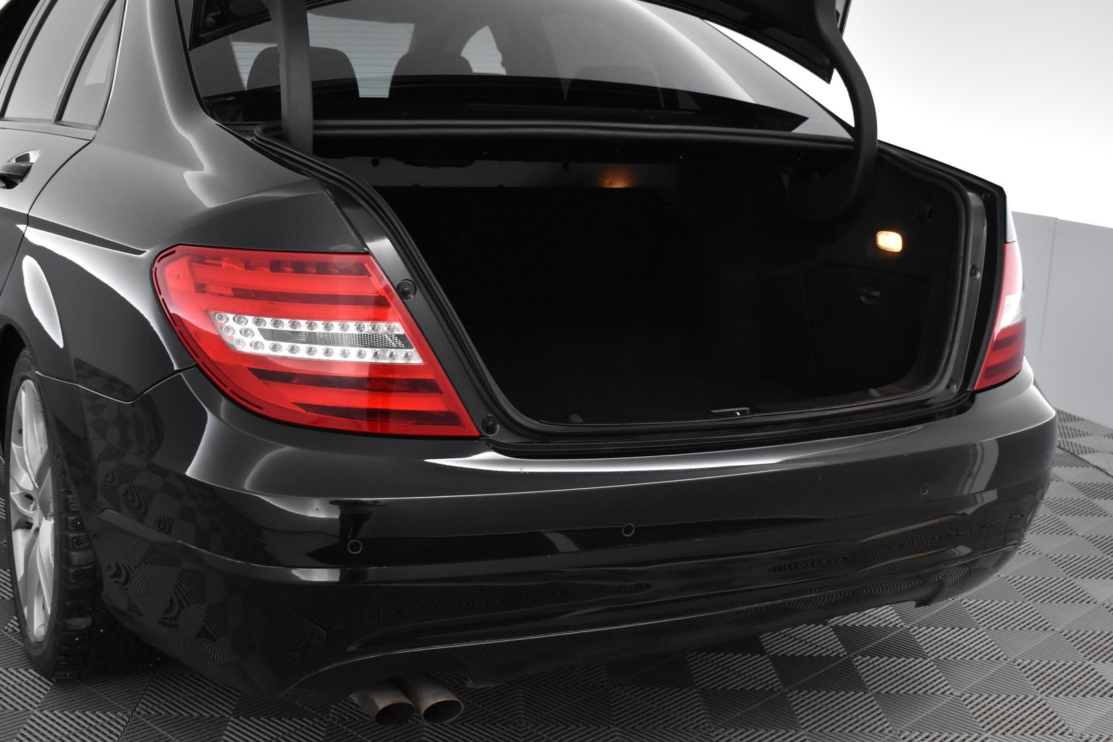 MERCEDES-BENZ C 2012