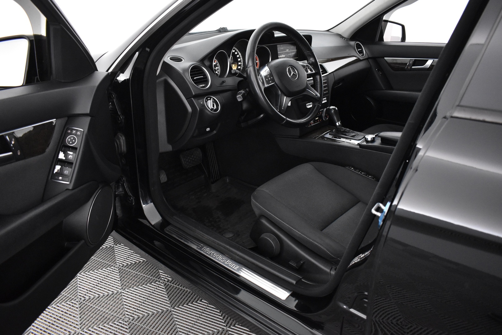 MERCEDES-BENZ C 2012