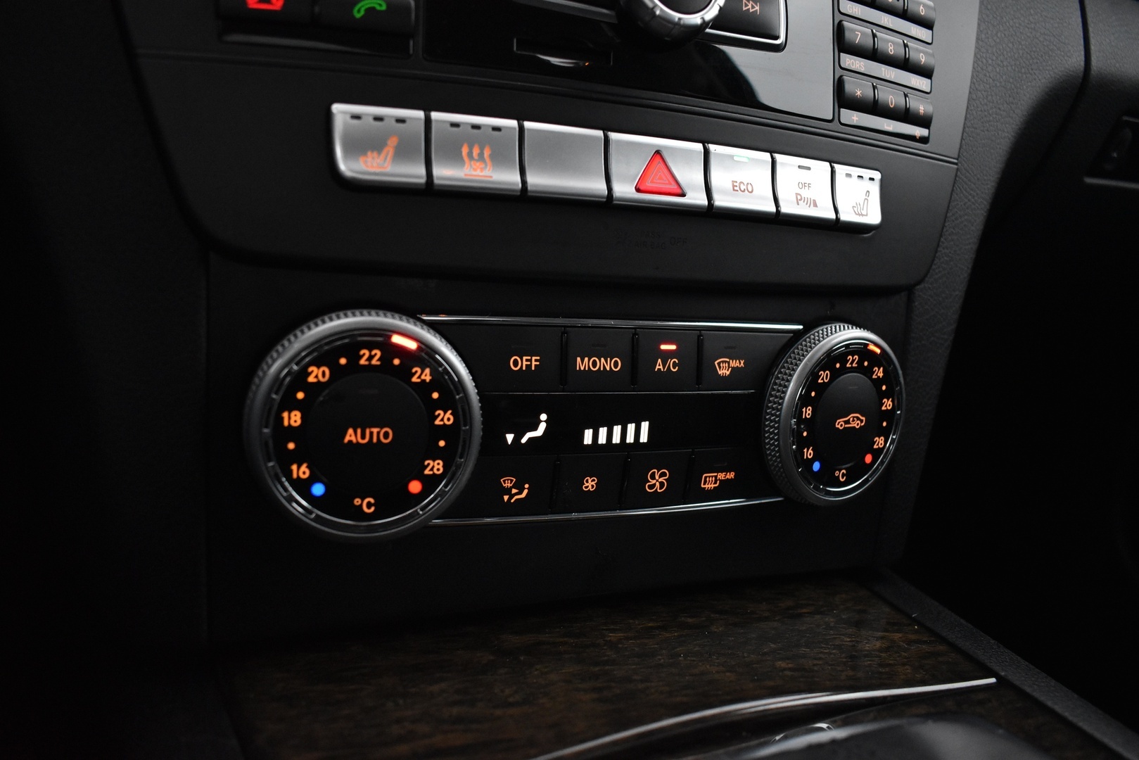 MERCEDES-BENZ C 2012