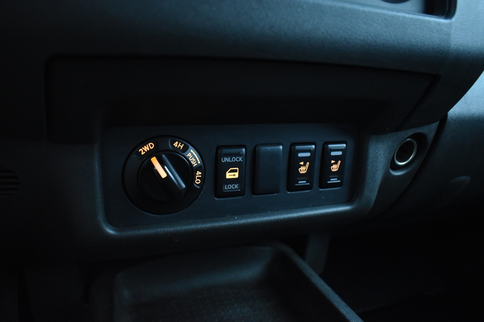 NISSAN Navara 2007