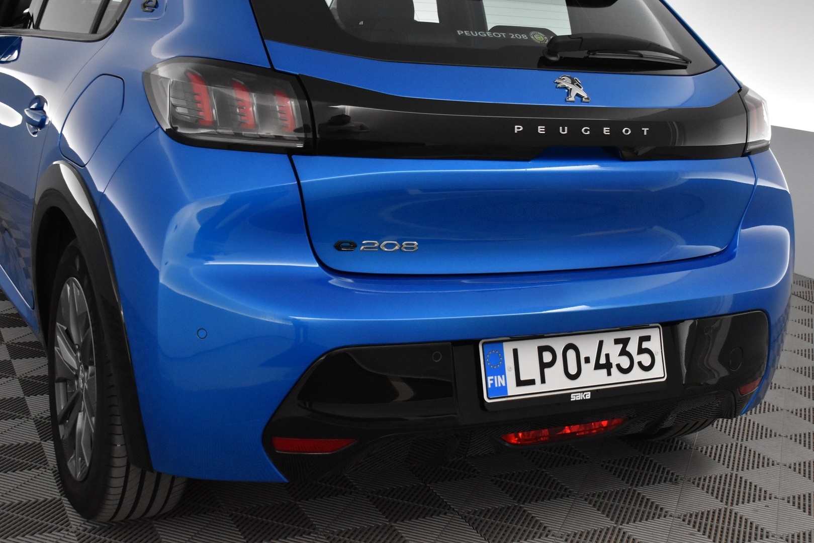 PEUGEOT e-208 2021