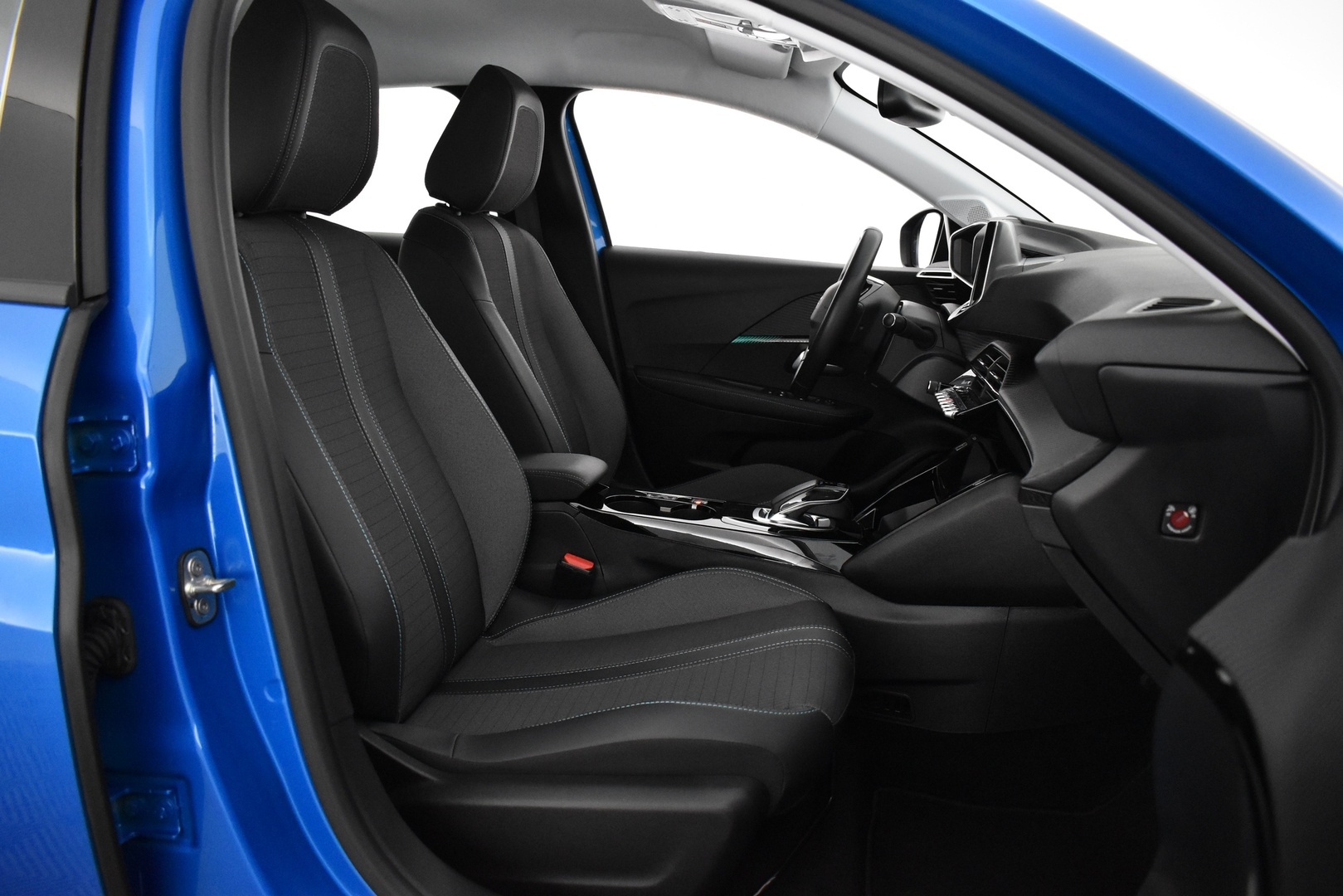 PEUGEOT e-208 2021