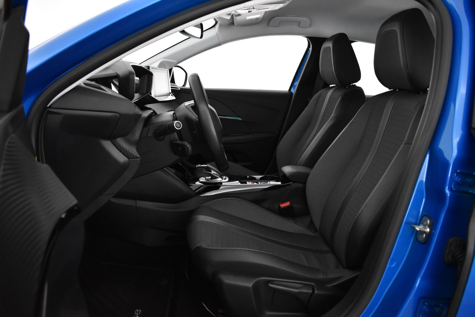 PEUGEOT e-208 2021