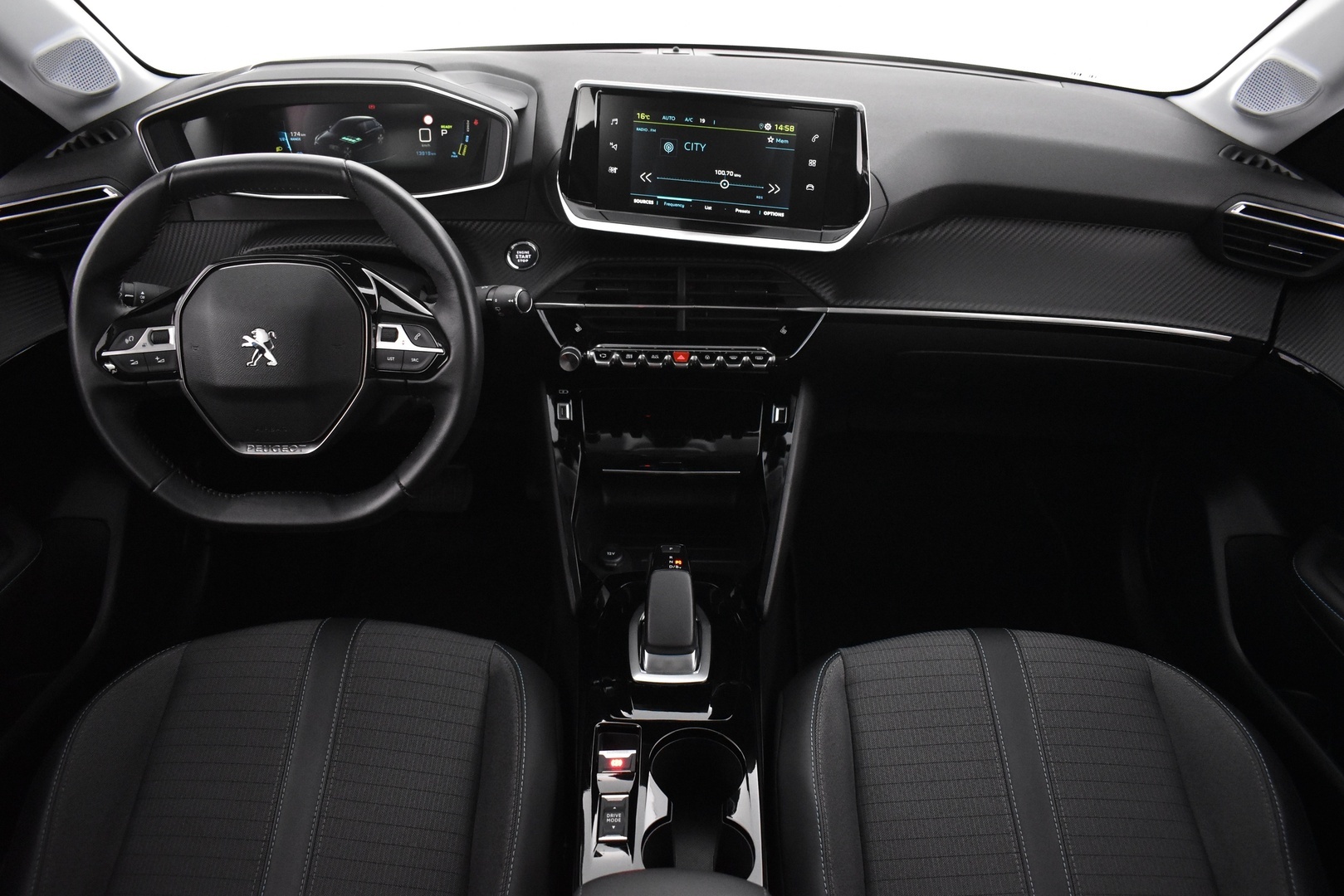 PEUGEOT e-208 2021