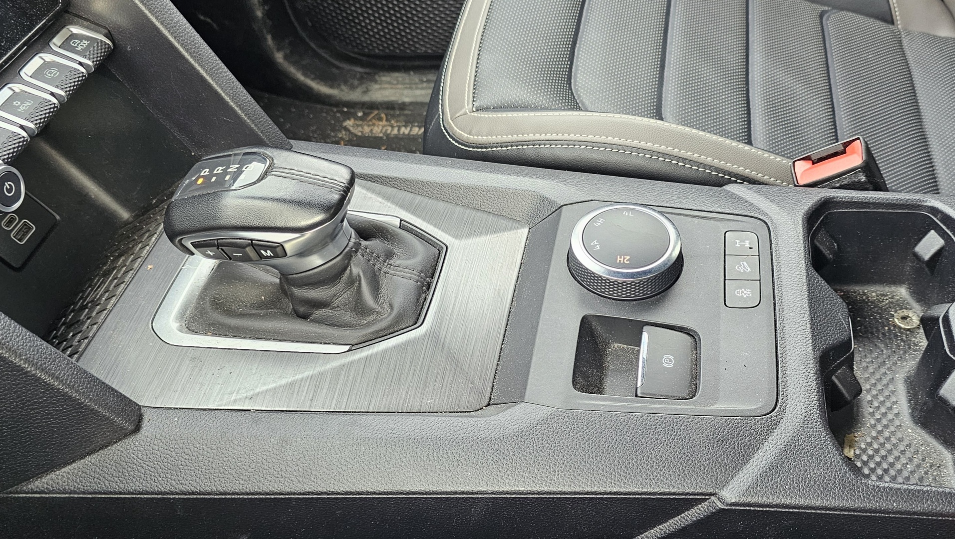 VOLKSWAGEN Amarok 2023