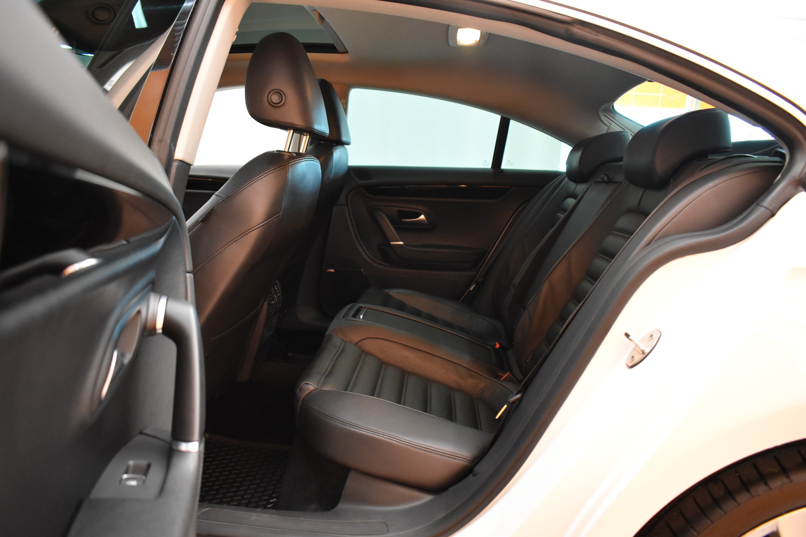 VOLKSWAGEN Passat 2012