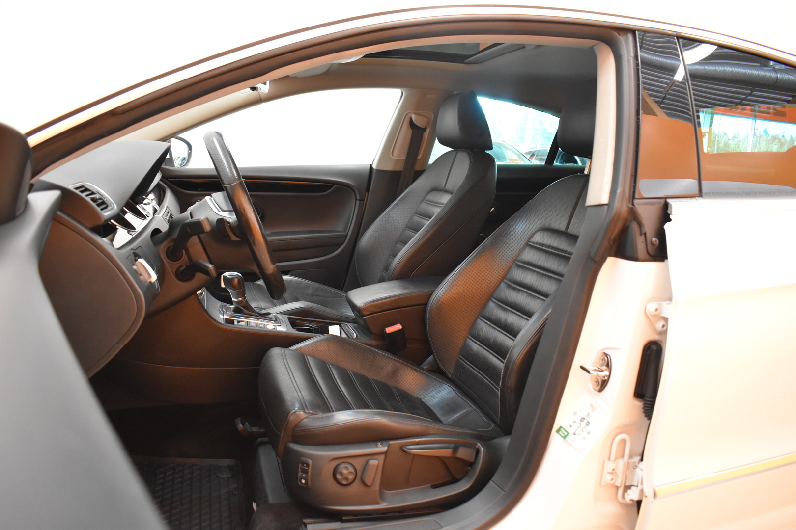 VOLKSWAGEN Passat 2012