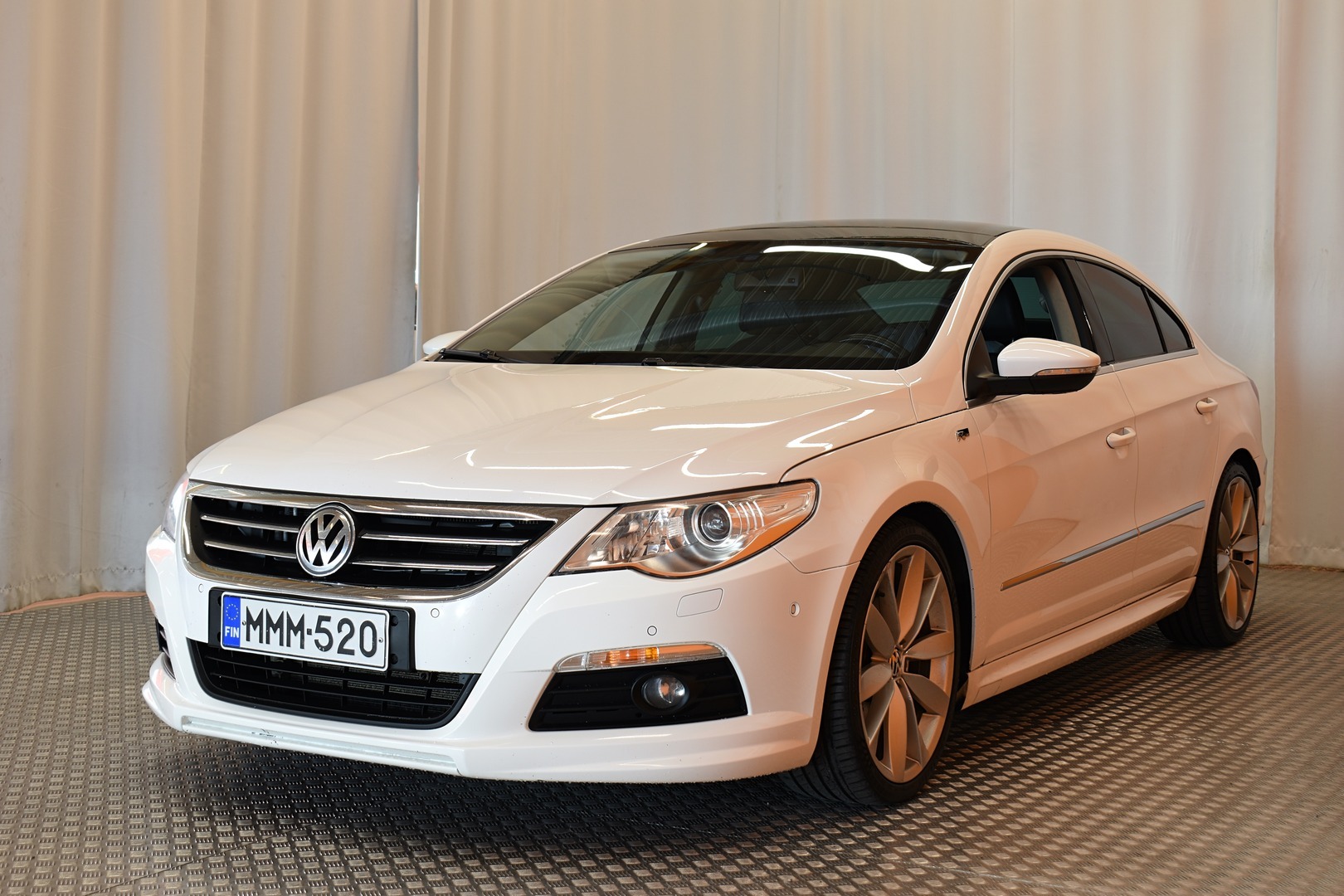 VOLKSWAGEN Passat 2012