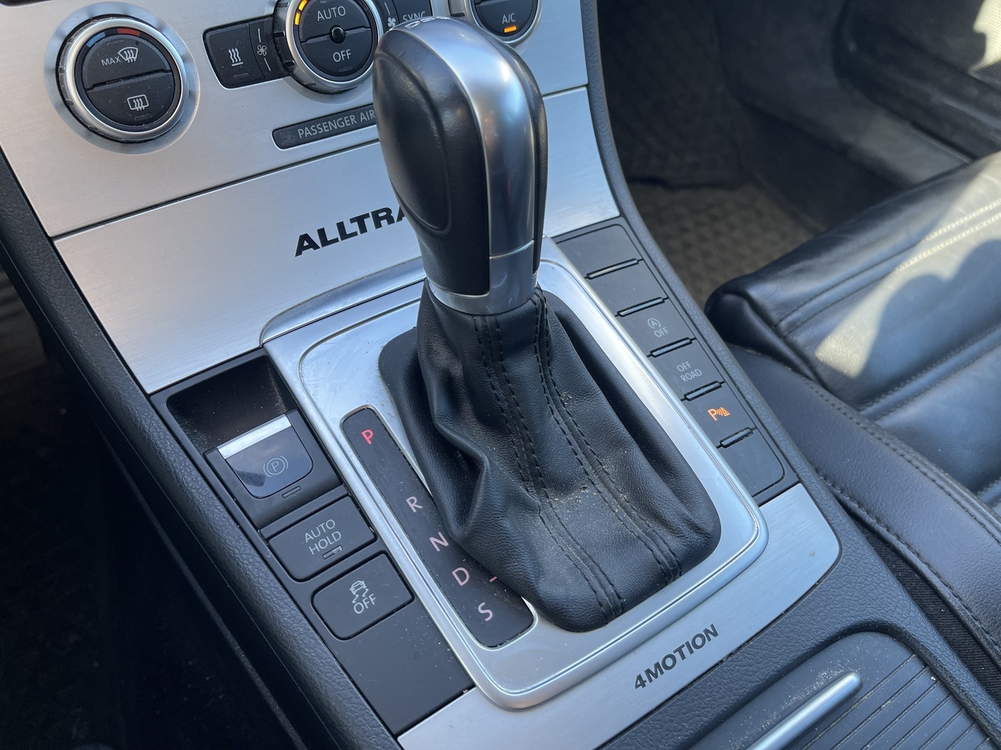 VOLKSWAGEN Passat 2014