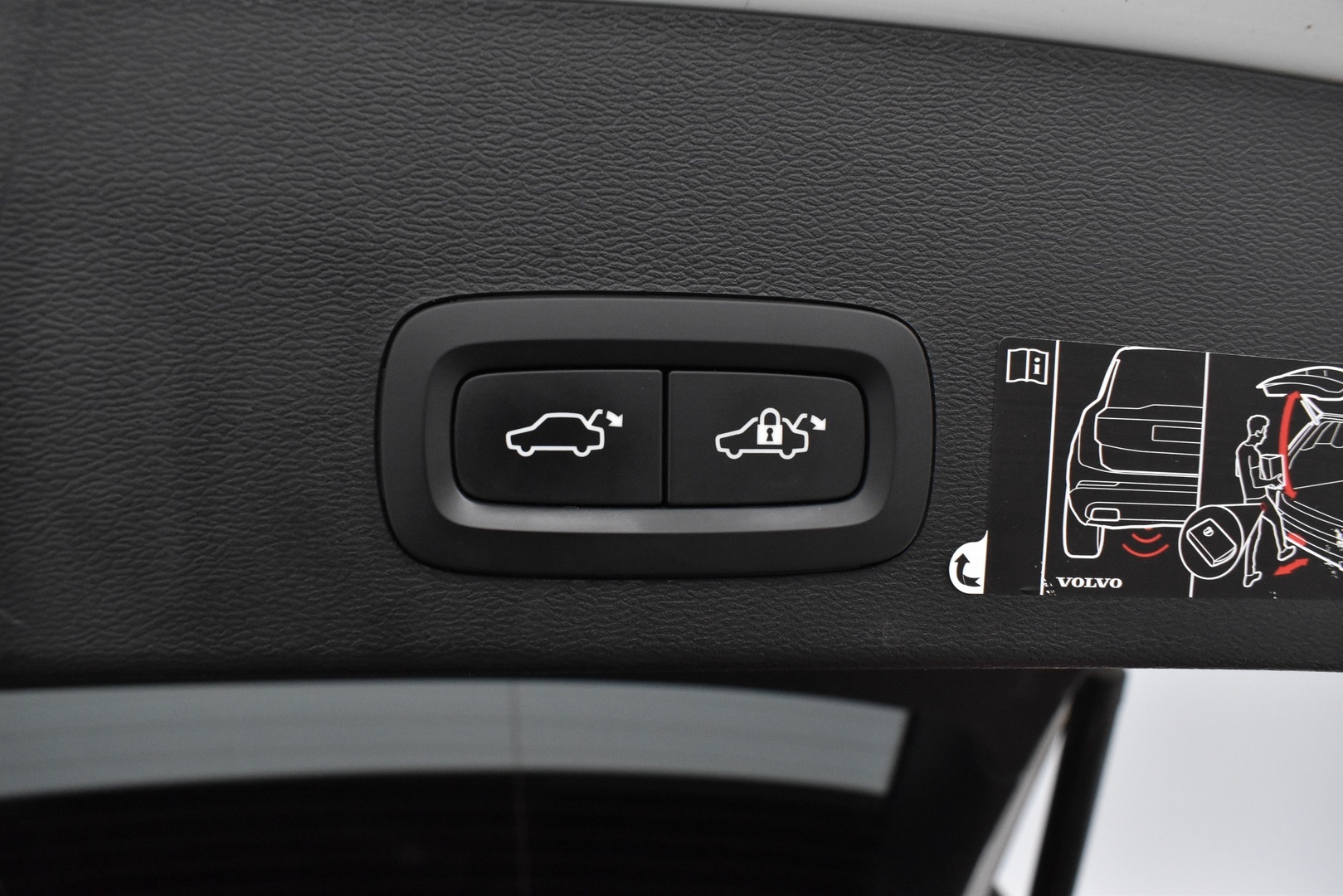 VOLVO XC40 2021
