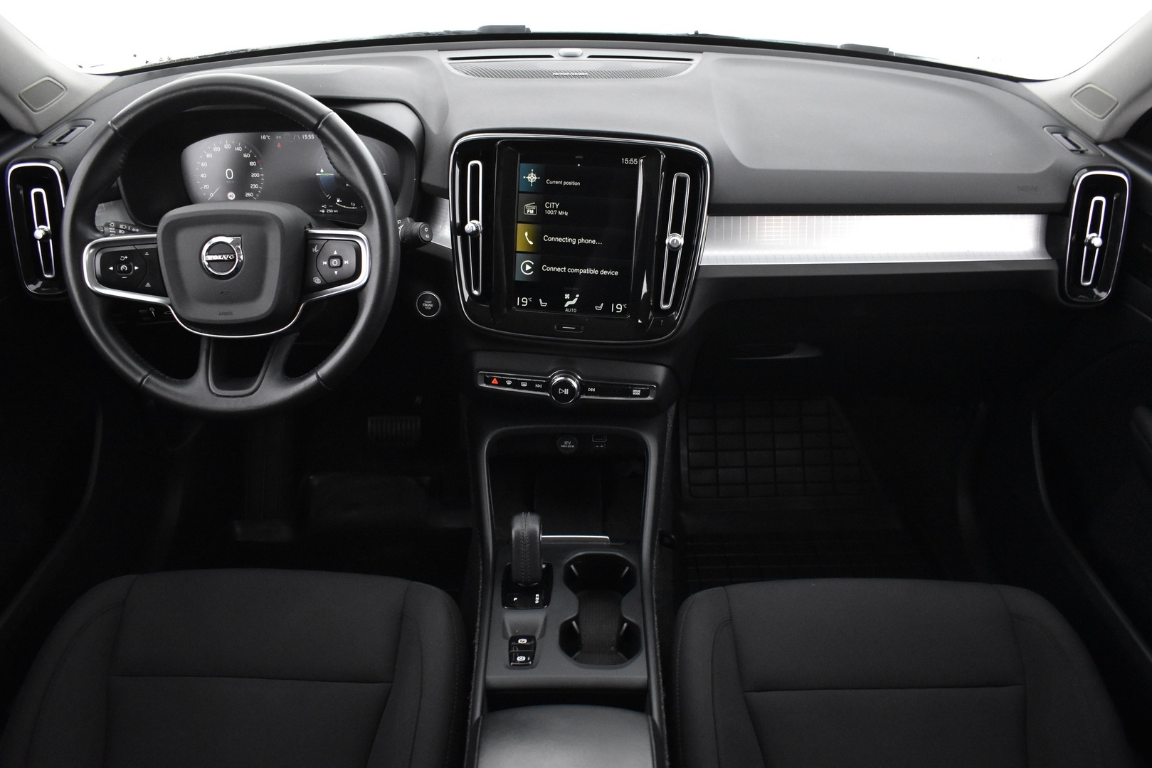 VOLVO XC40 2021
