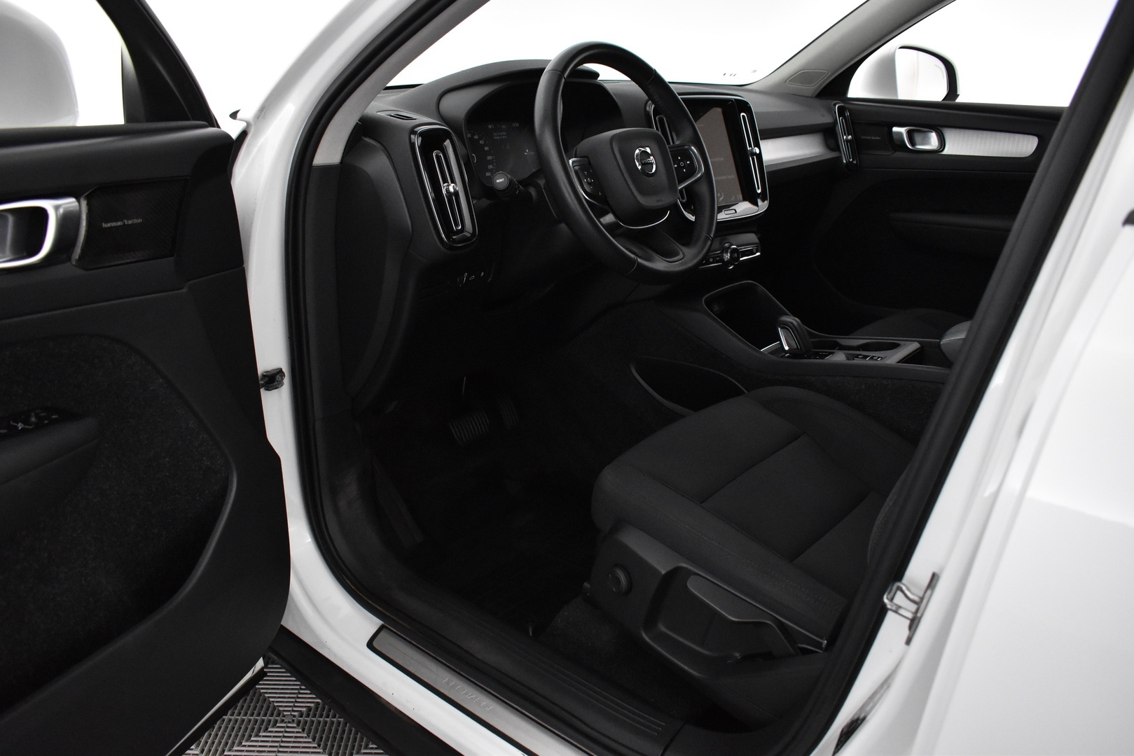VOLVO XC40 2021