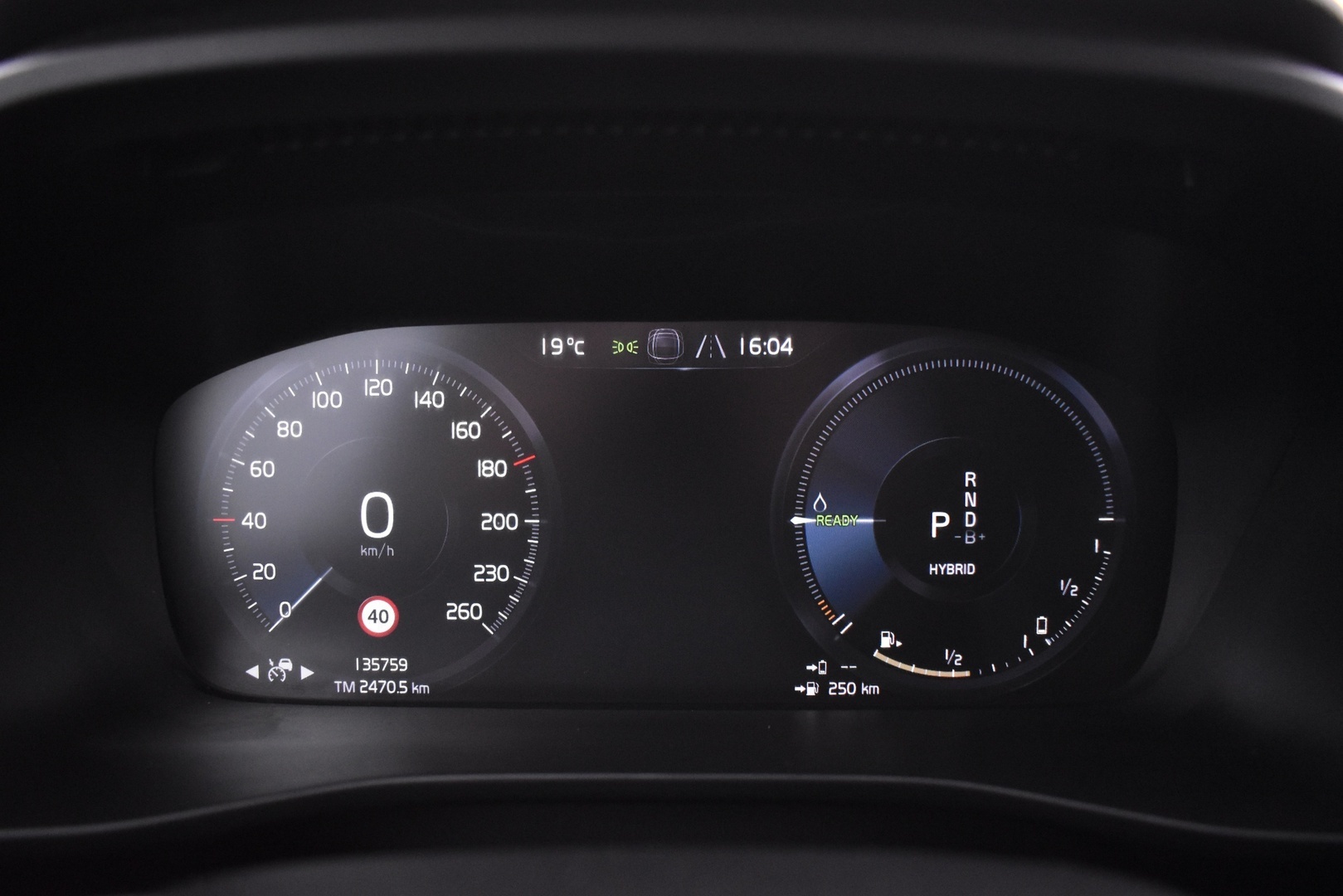VOLVO XC40 2021