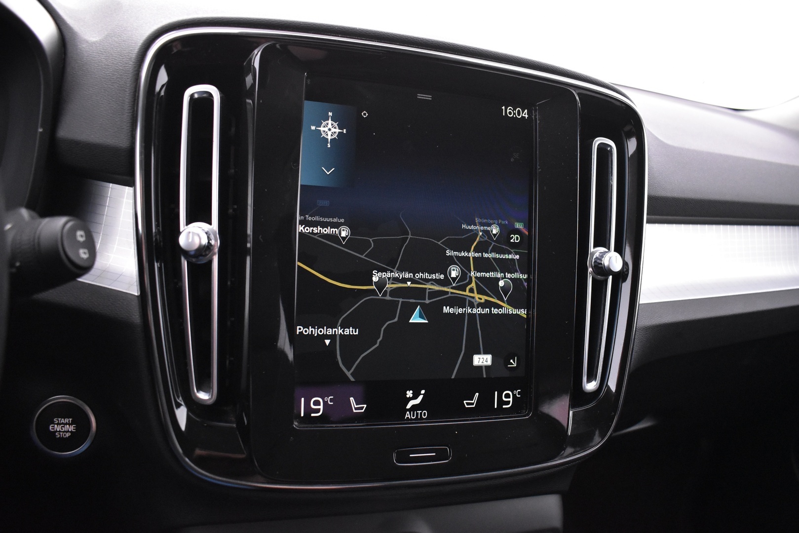 VOLVO XC40 2021