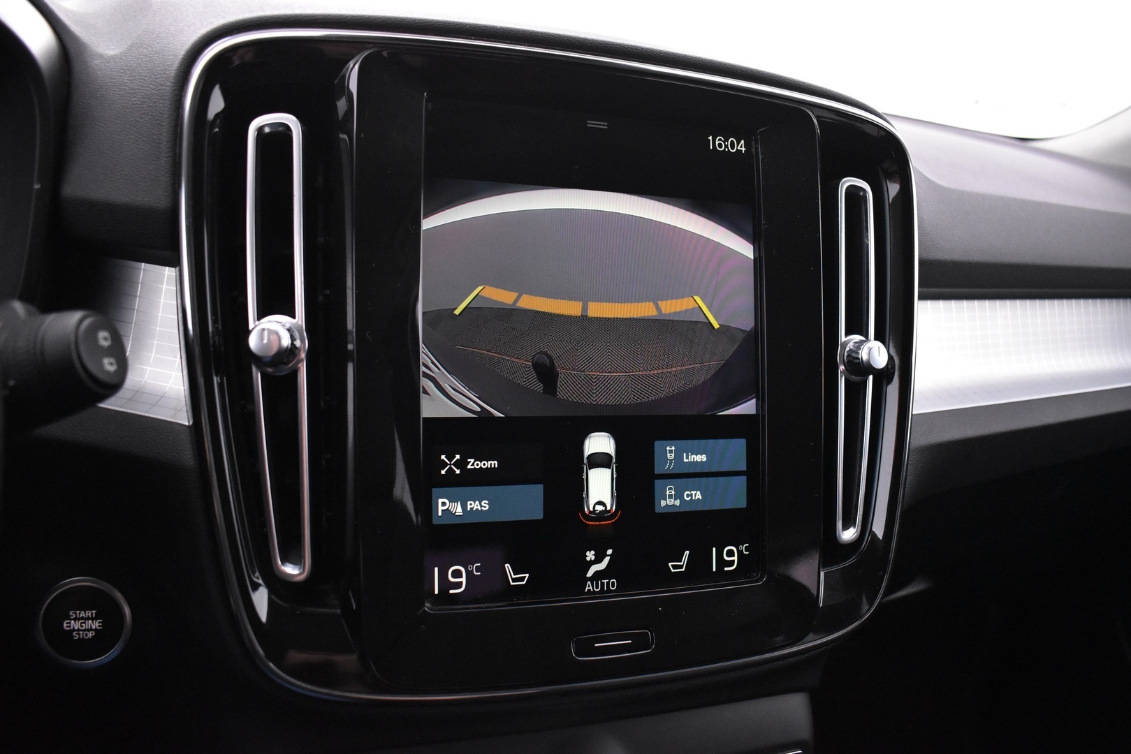 VOLVO XC40 2021