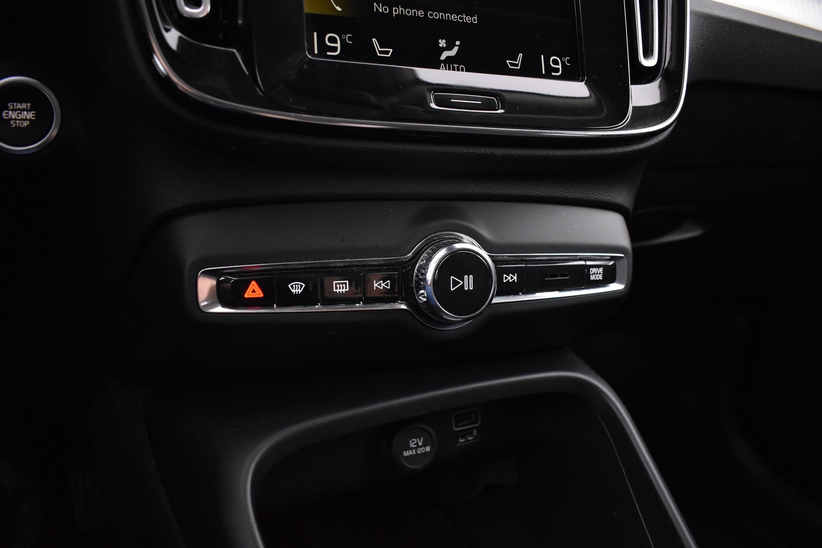 VOLVO XC40 2021