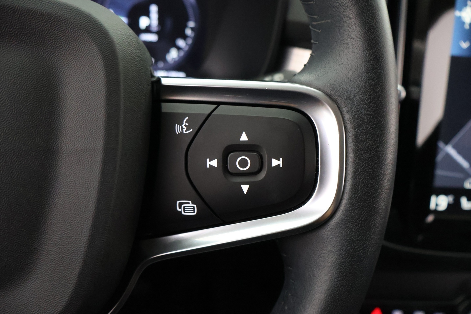 VOLVO XC40 2021