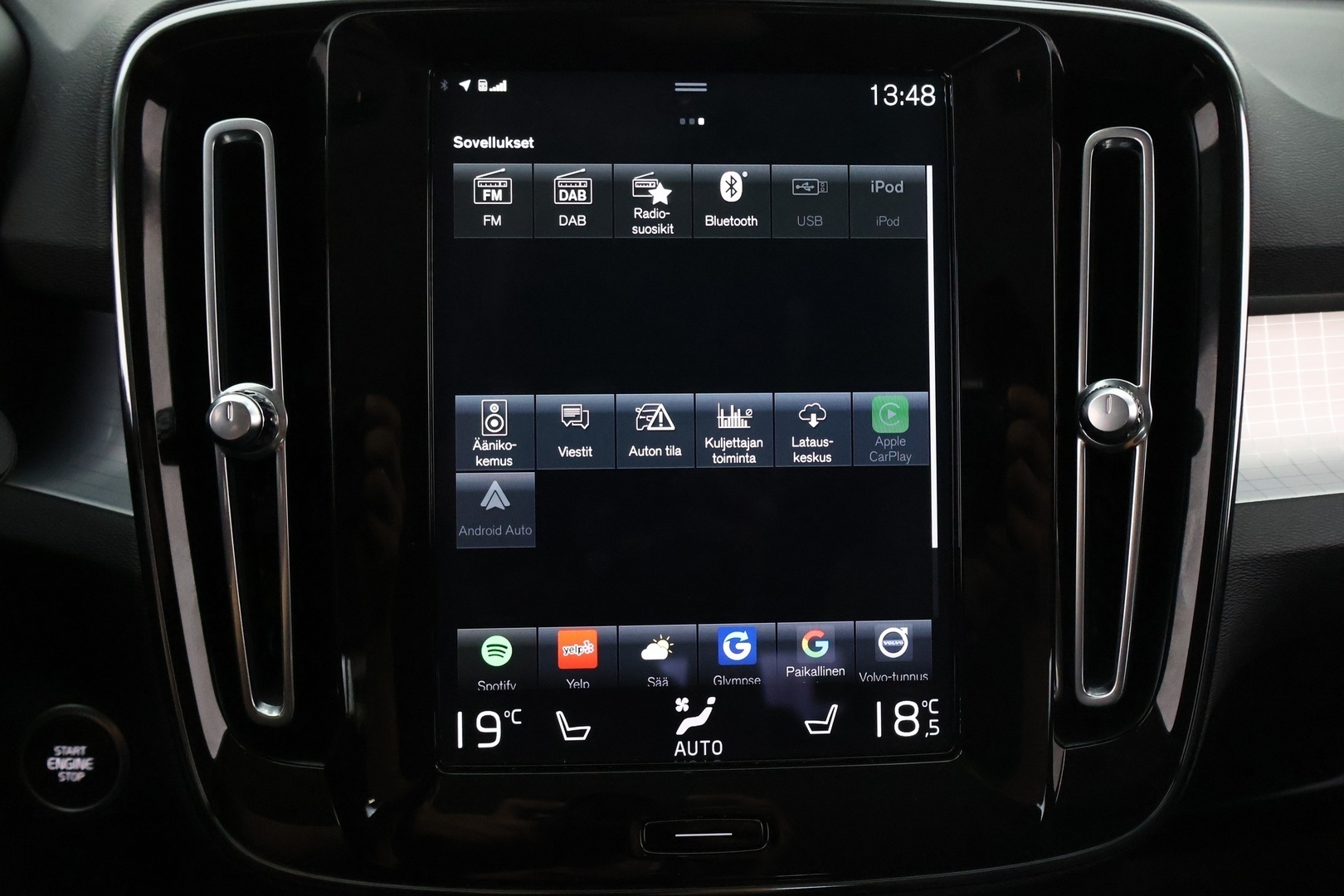 VOLVO XC40 2021