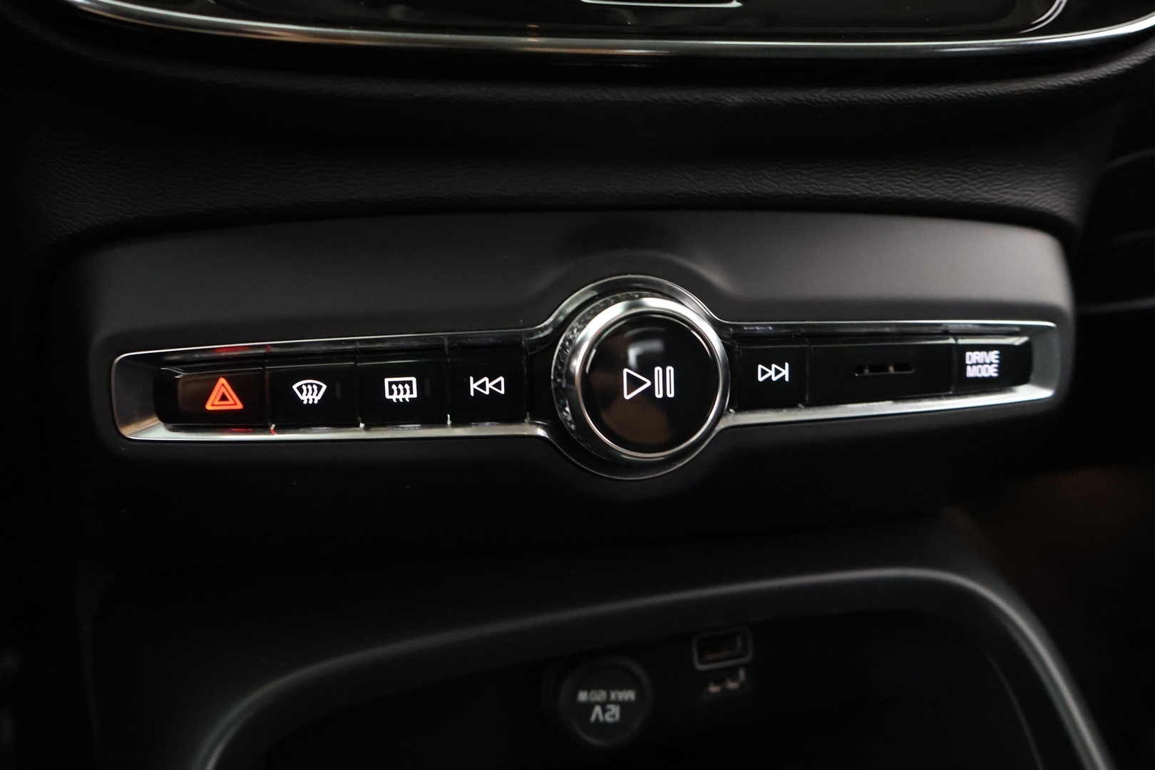 VOLVO XC40 2021
