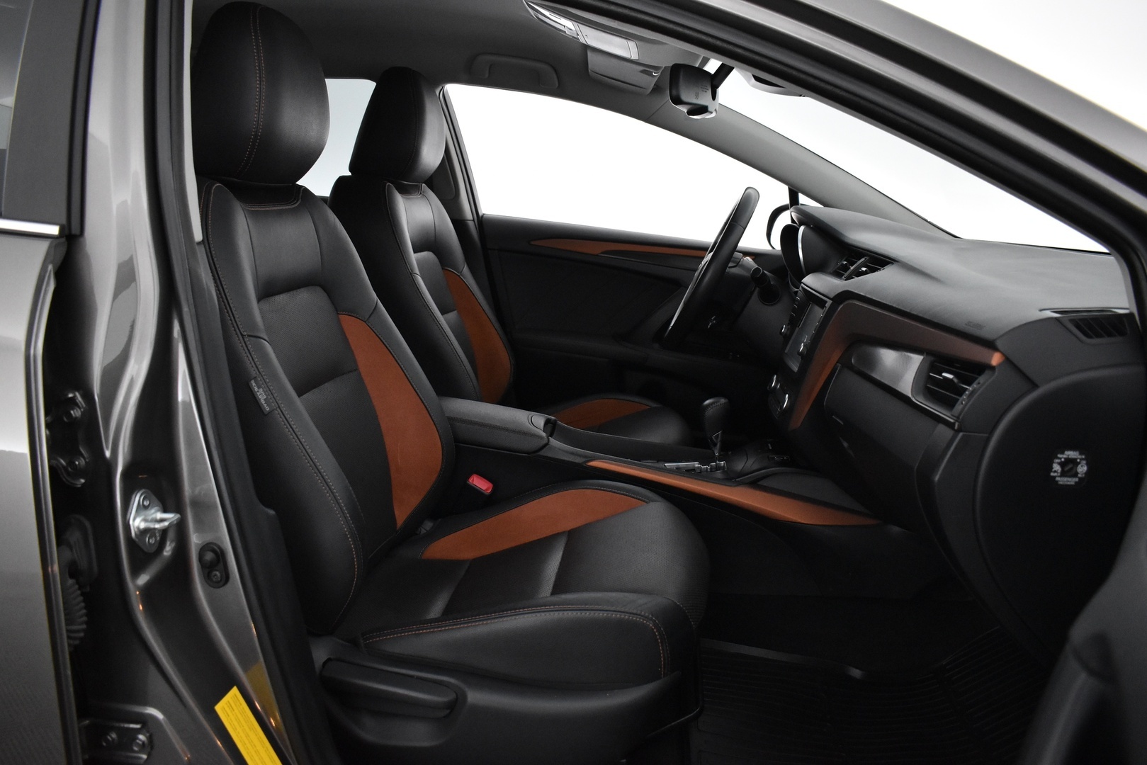 TOYOTA Avensis 2016