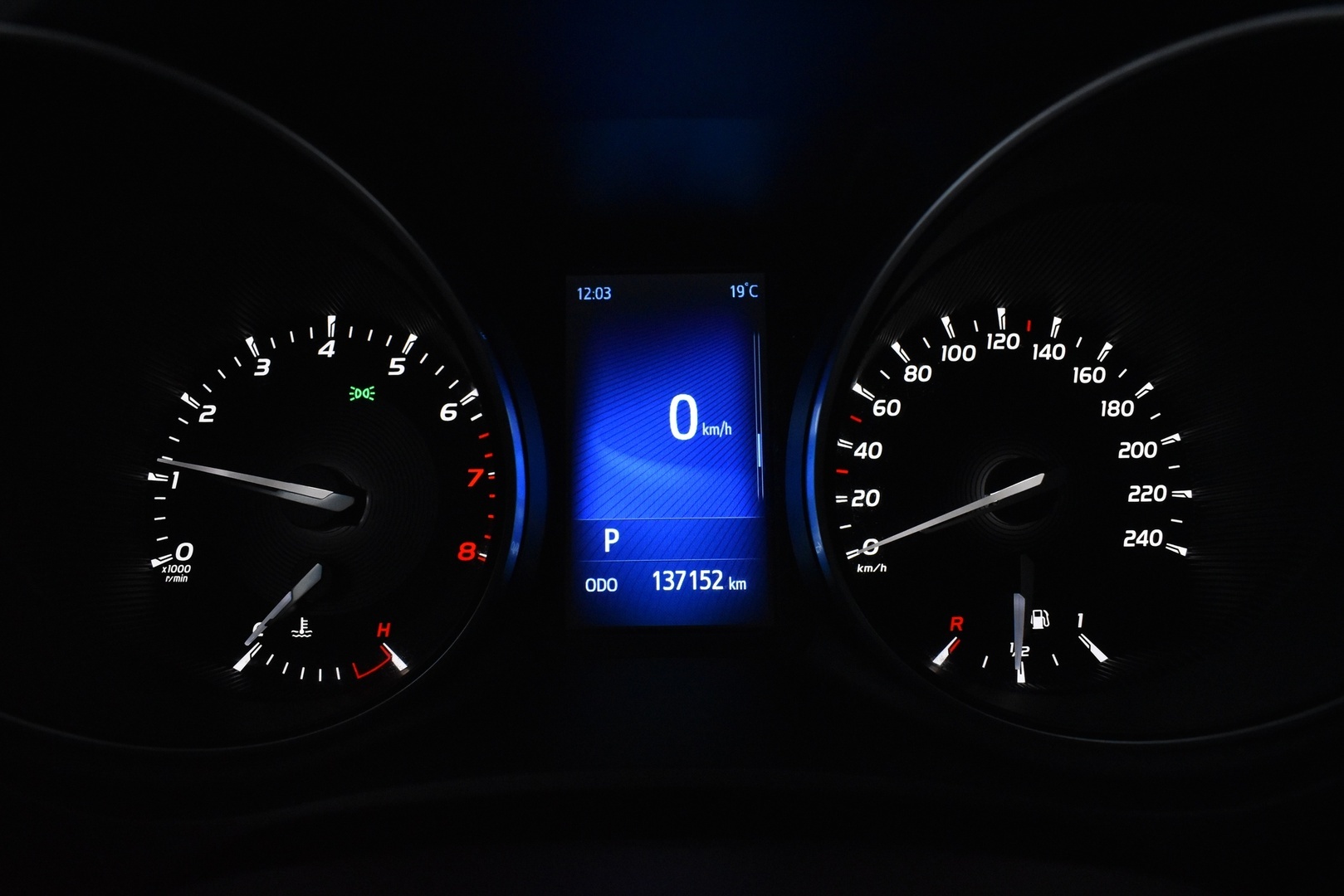 TOYOTA Avensis 2016
