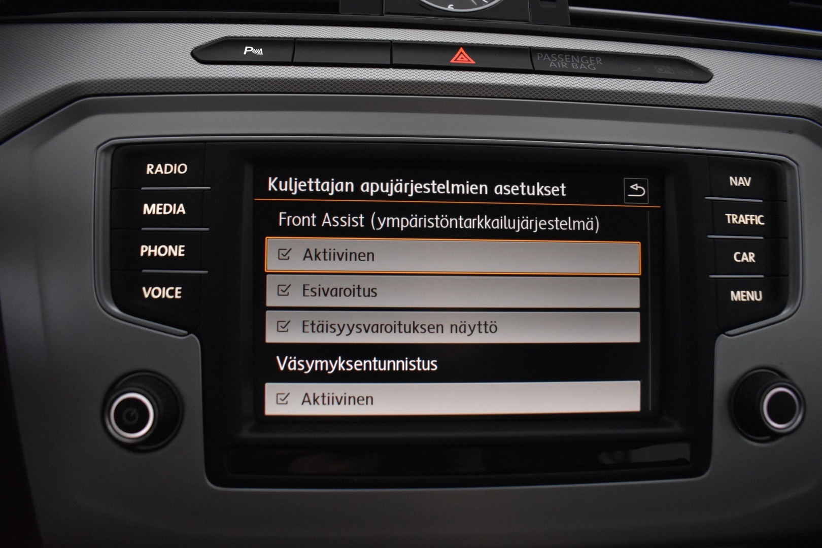 VOLKSWAGEN Passat 2016