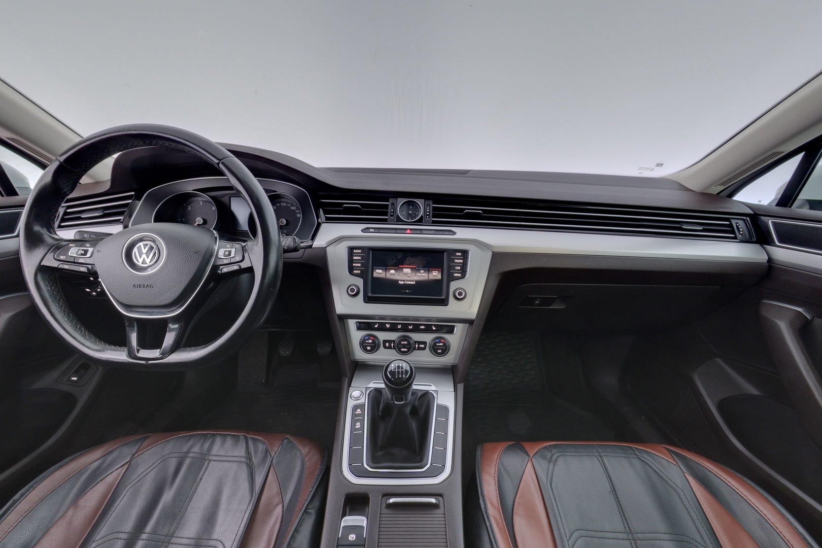 VOLKSWAGEN Passat 2016