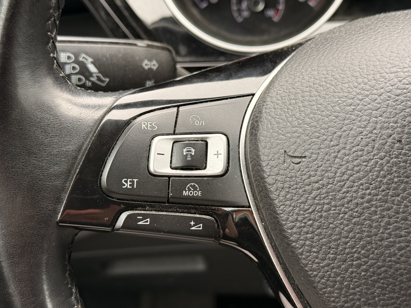 VOLKSWAGEN Touran 2017
